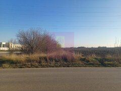 Sabareni, teren intravilan 8800 mp, pe DJ 602, pretabil hale, depozite
